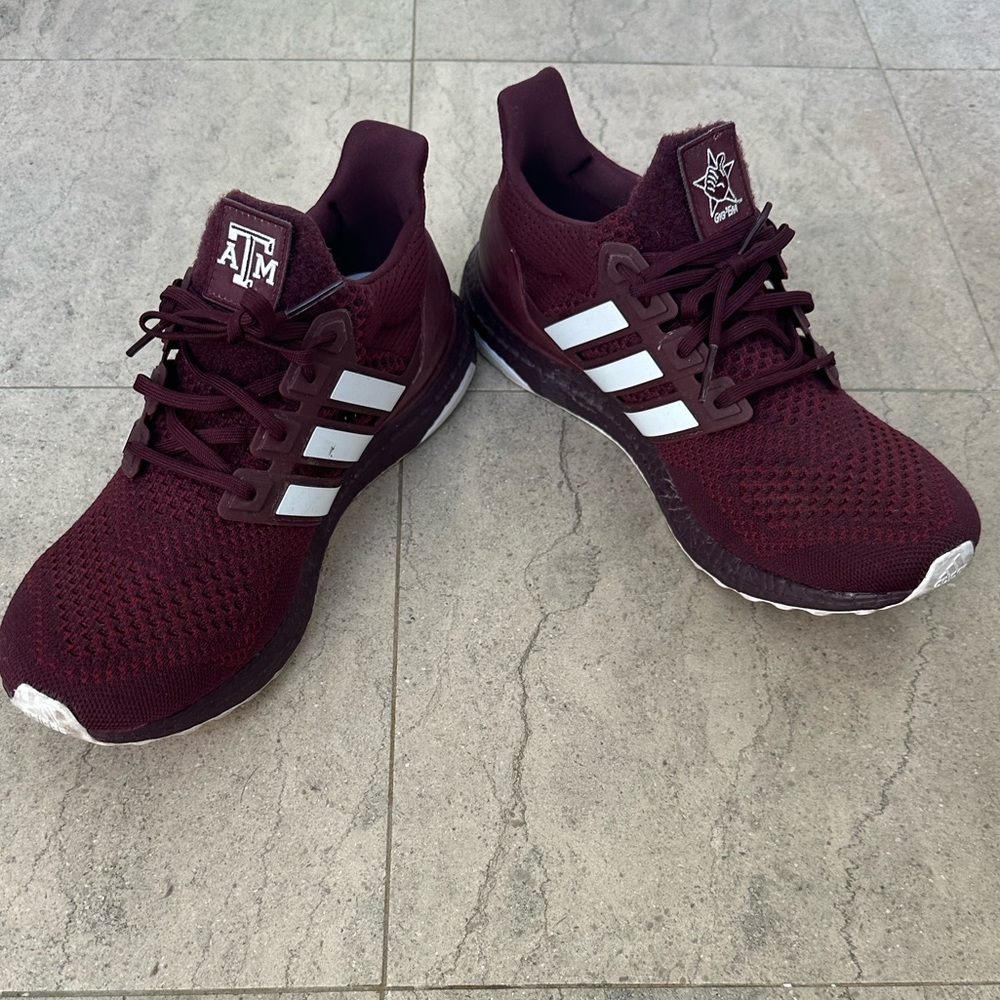 Men's maroon Adidas Ultraboosts Texas A&M size 10